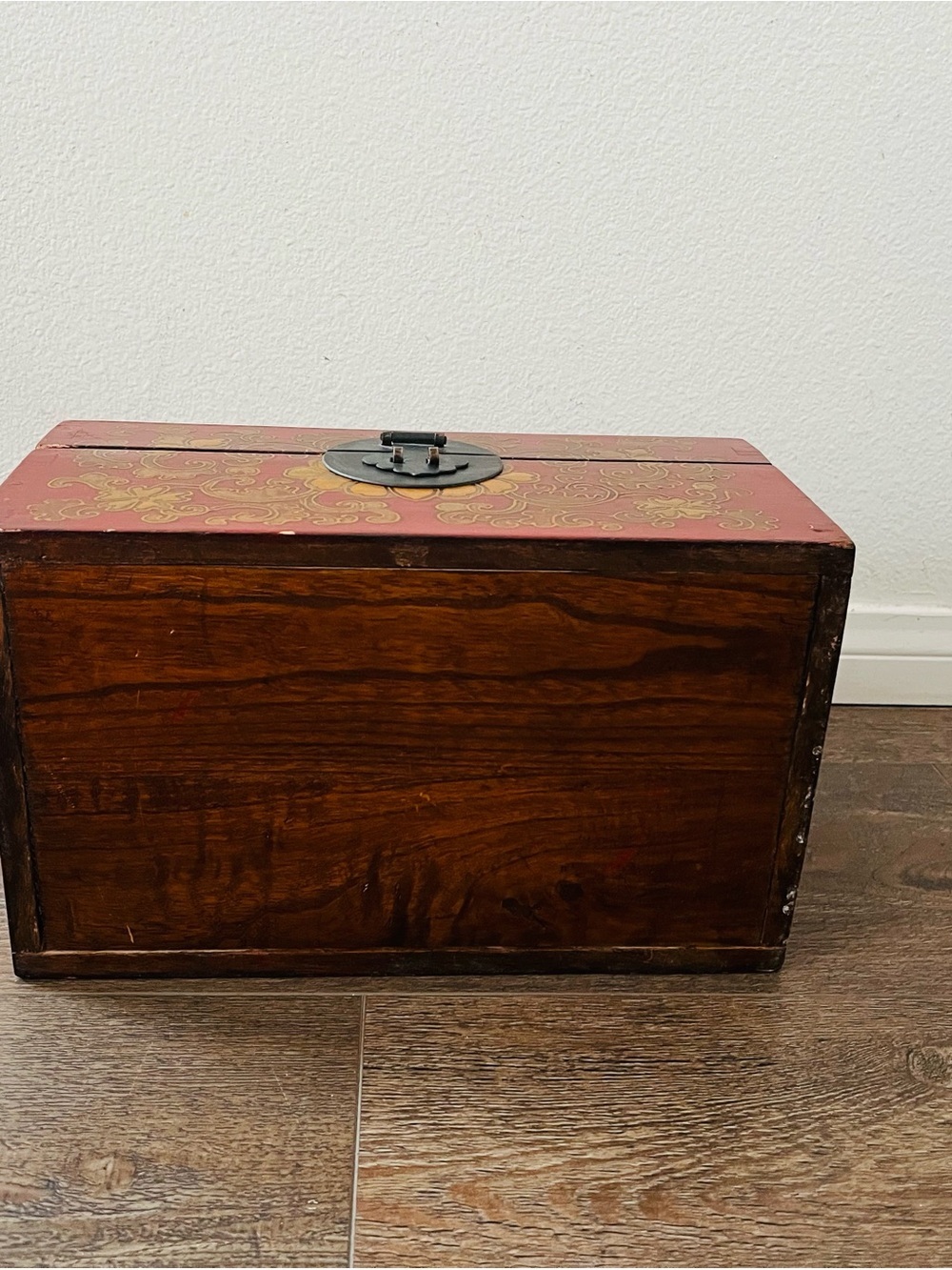 Hand-Painted Red and Gold Decorative Jewelry Box - Picture 9 of 13